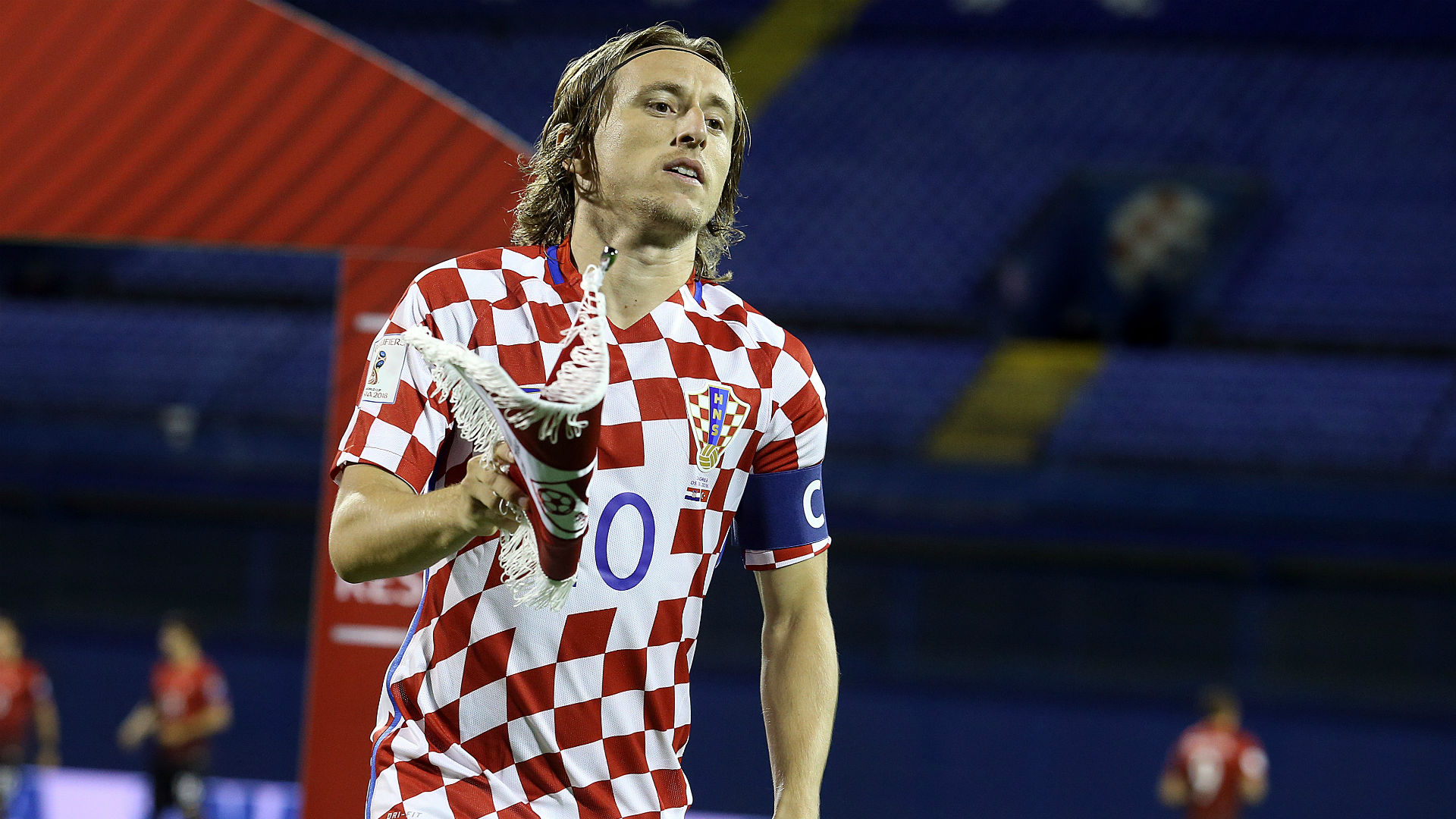 布朗33+10坎宁安空砍42分 凯尔特人终结活塞13连胜