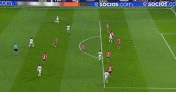 为什么棒球场上的中外野看台墙通常被刷成深绿色或黑色